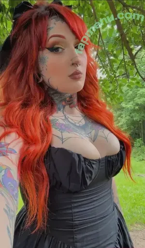 Bluecollargoth nude photo #0010