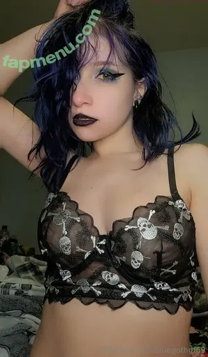 bluegothgf69 / itsgothgf nude photo #0003