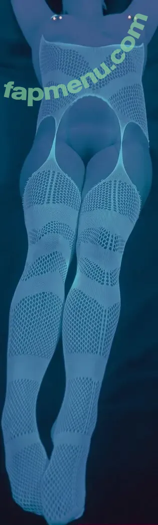 BlueHuneyDew nude photo #0131 (bluehunnitss_)