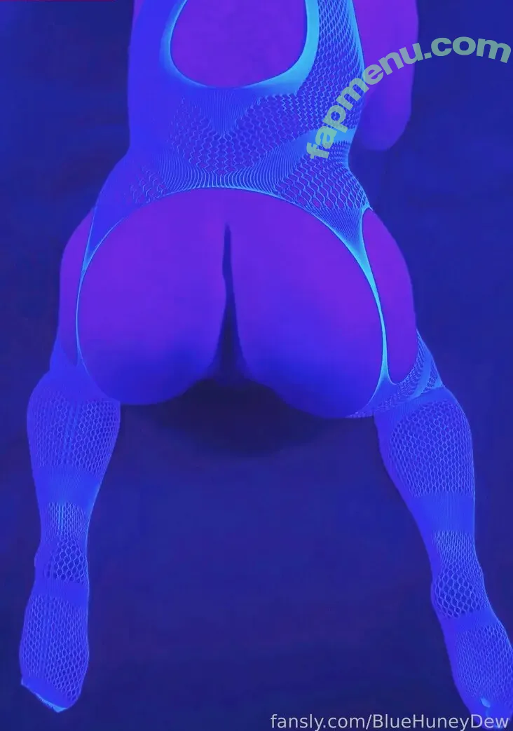 BlueHuneyDew nude photo #0132 (bluehunnitss_)