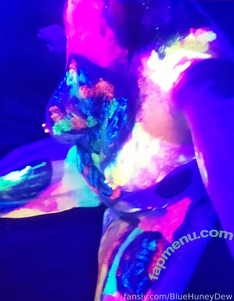 BlueHuneyDew nude photo #0139 (bluehunnitss_)