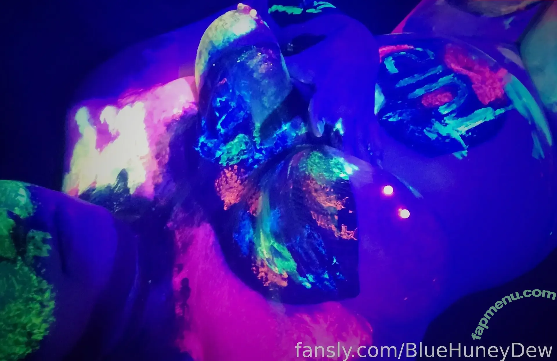 BlueHuneyDew nude photo #0142 (bluehunnitss_)