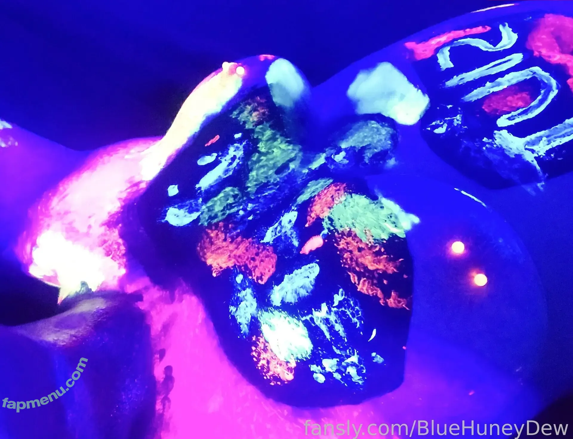 BlueHuneyDew nude photo #0143 (bluehunnitss_)