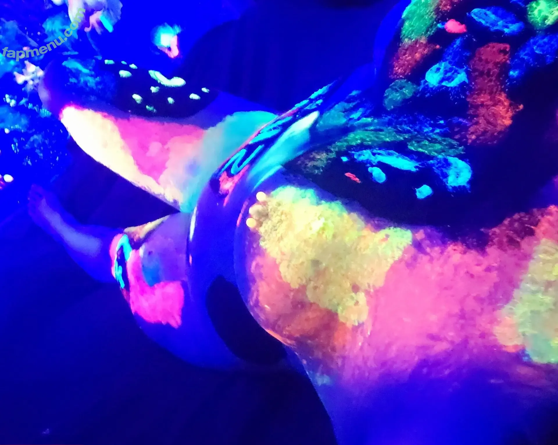 BlueHuneyDew nude photo #0144 (bluehunnitss_)