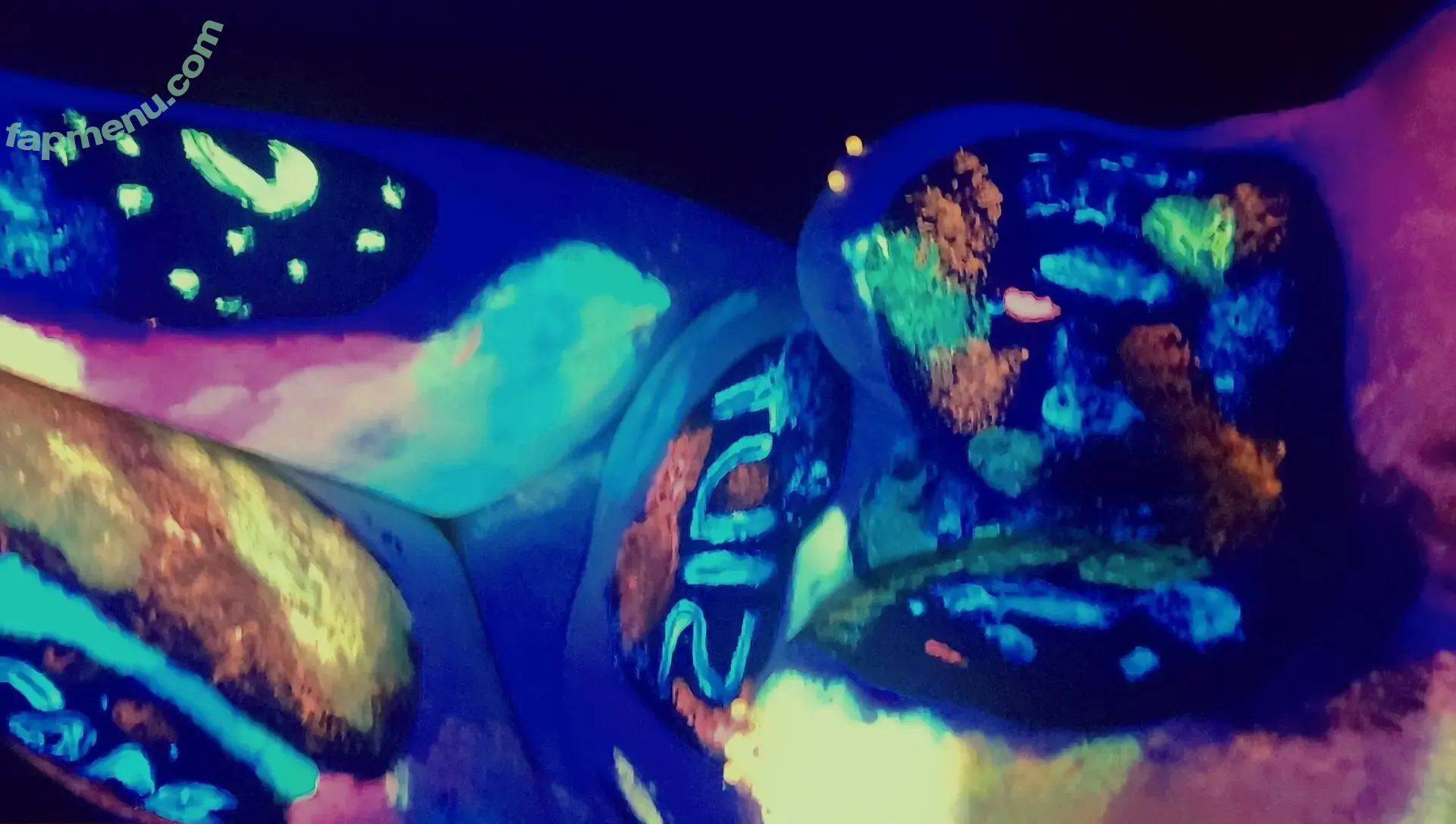 BlueHuneyDew nude photo #0147 (bluehunnitss_)