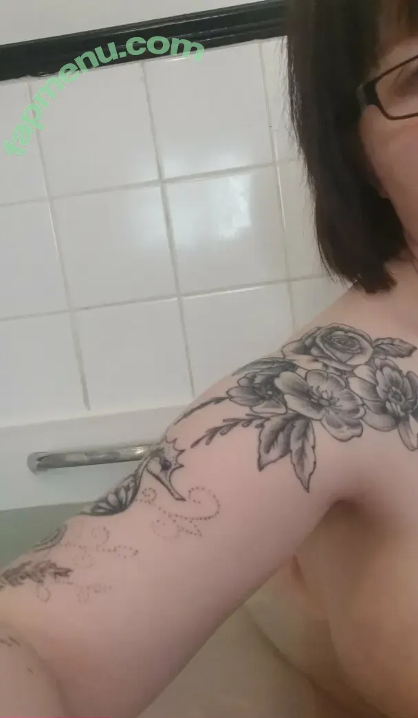 bluelily nude photo #0004 (blue.lily.productions)