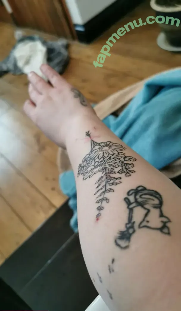 bluelily nude photo #0005 (blue.lily.productions)