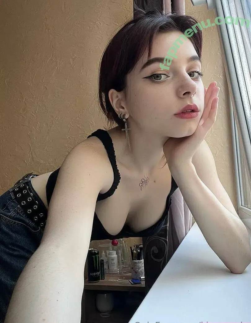 bluemixmila nude photo #0002 (bluemixmila)