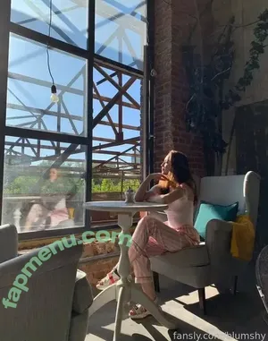 blumshy / blum.shy nude photo #0041