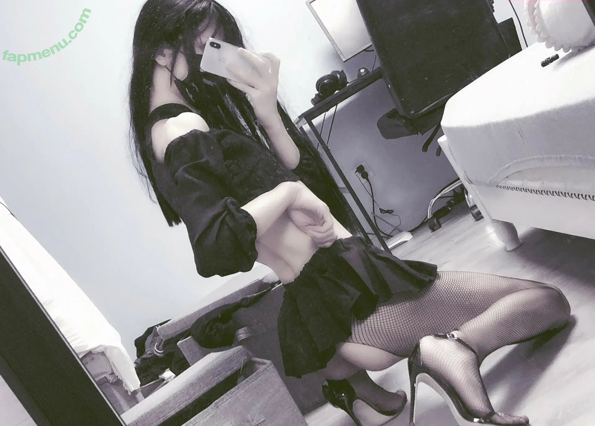 blunarcis nude photo #0010 (blunartics)