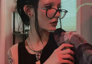 Bluntghoul nude photo #0004