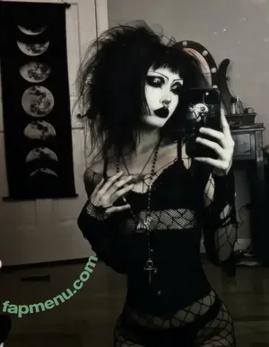 Bluntghoul nude photo #0007