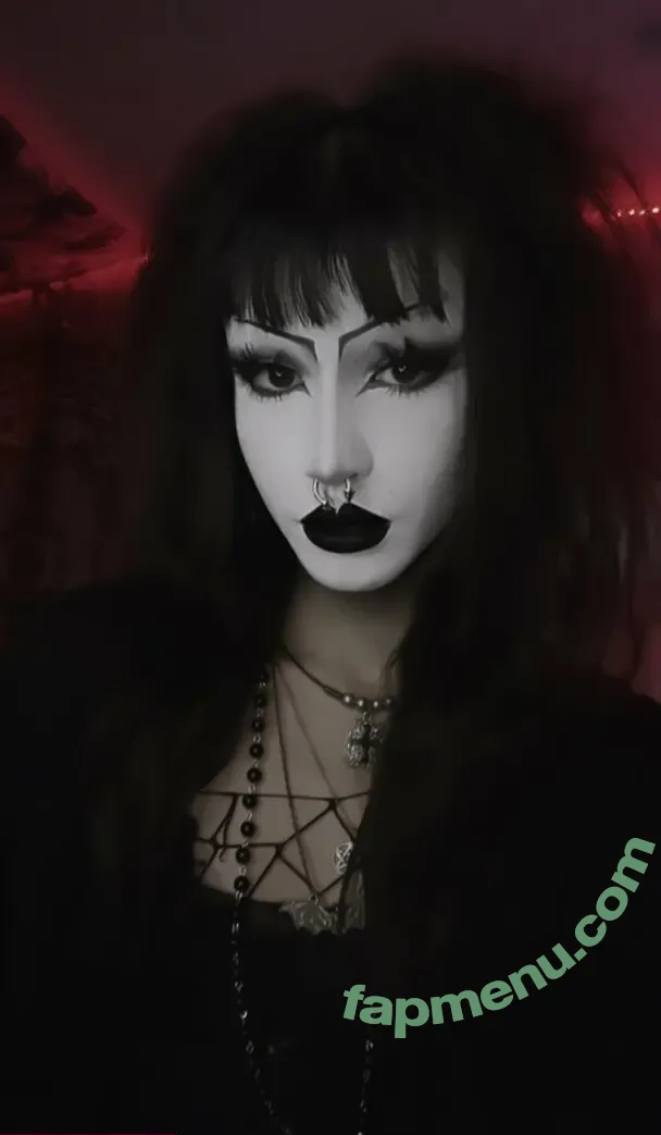 Bluntghoul nude photo #0001 (Bluntghoul)