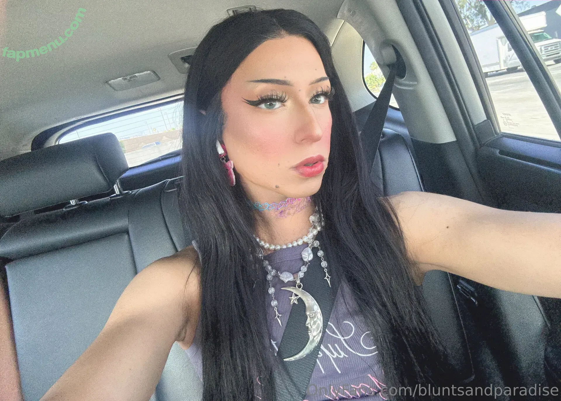 bluntsandparadise nude photo #0085 (bluntsandparadise)