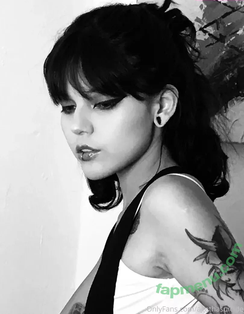 blvckchxrry nude photo #0015 (blvckchxrry)
