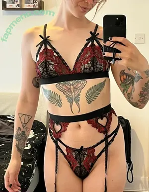 Bmthellie / bmth_ellie / ellie_bmth nude photo #0009