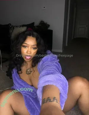 bodakmamifreepage / asmrnbooty nude photo #0015