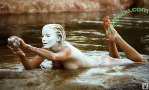 Body Painted Celebs. / bodypaintqueen nude photo #0065