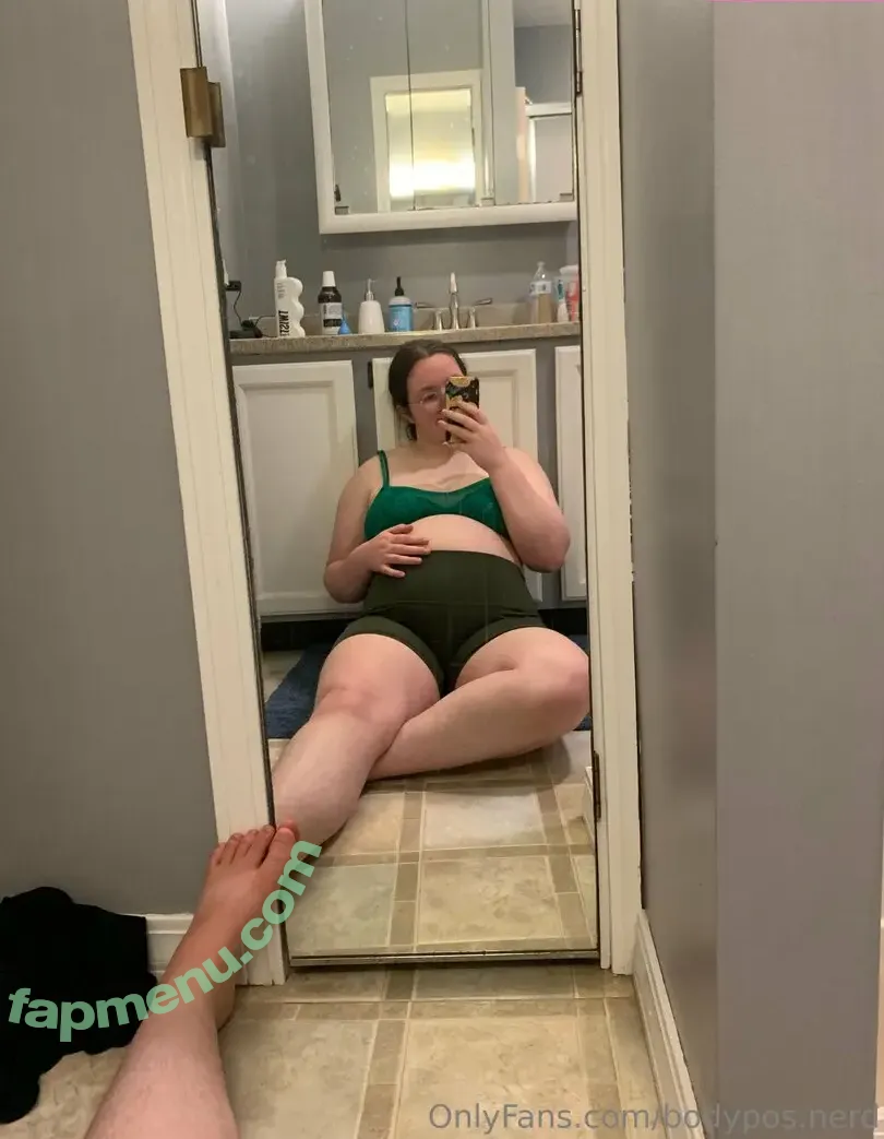 bodypos.nerd nude photo #0016 (bodypos.nerd)