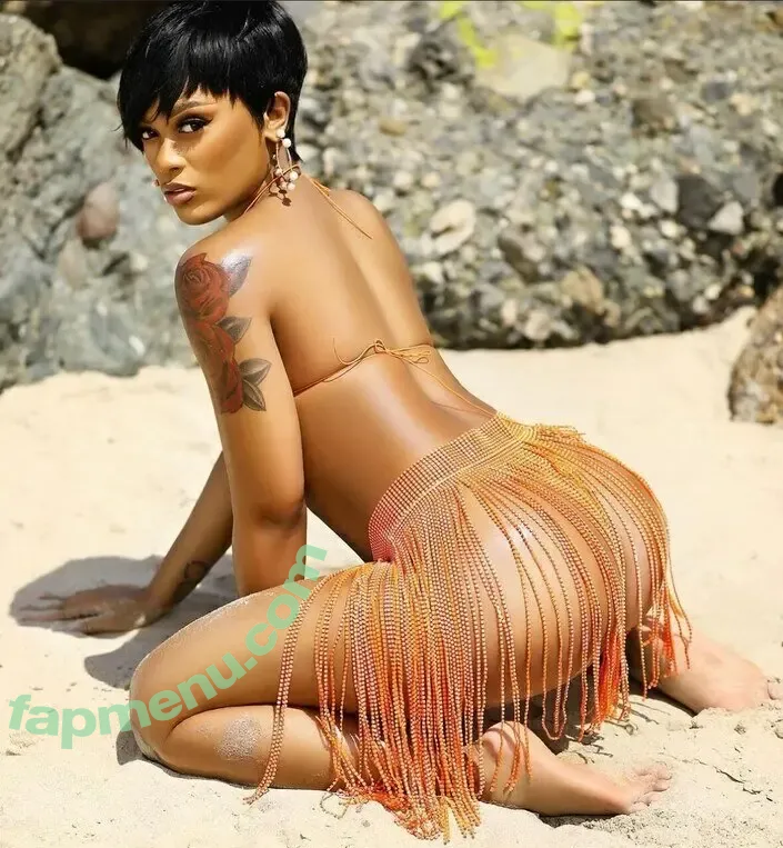 Bombshell nude photo #0075 (Melodic_Network_8958 / bombshell.xx / bombshell228 / hellobombshell)
