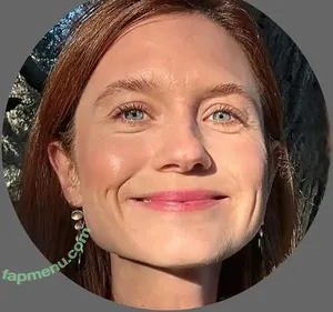 Bonnie Wright / thisisbwright nude photo #0268