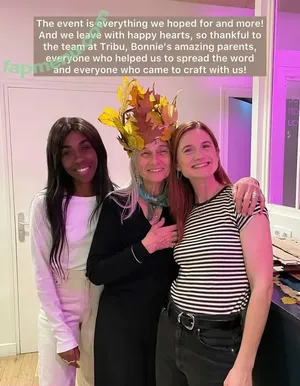 Bonnie Wright / thisisbwright nude photo #0275