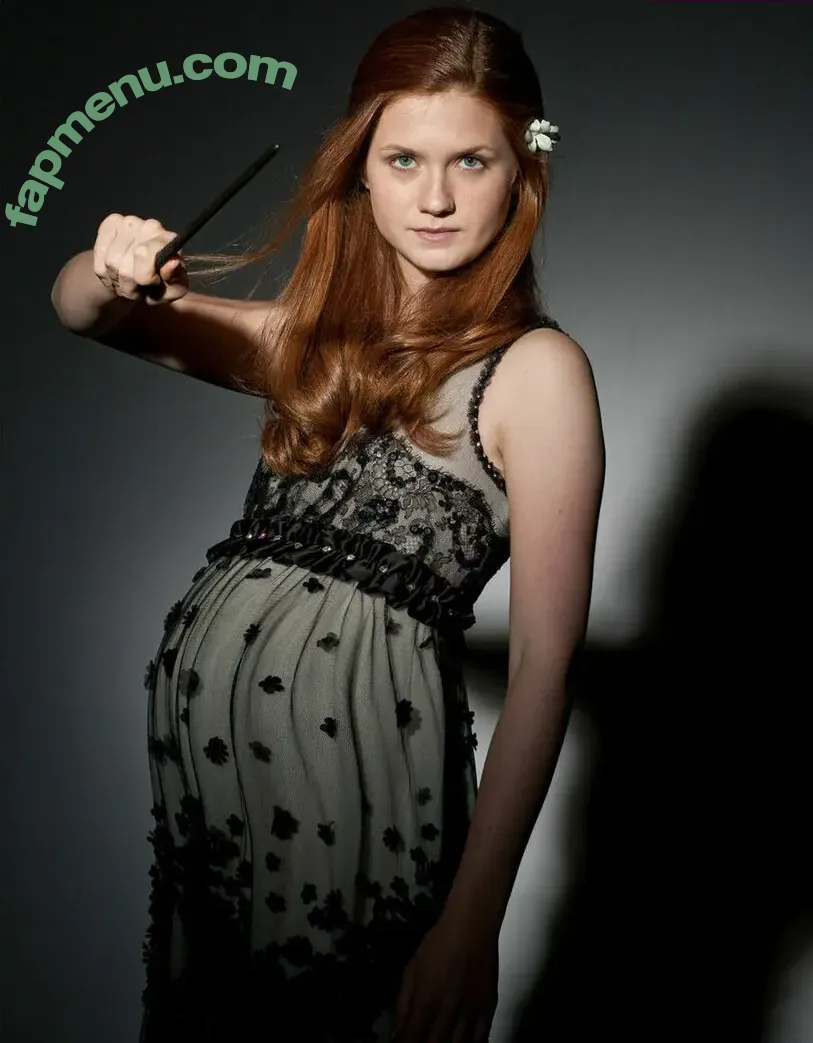 Bonnie Wright nude photo #0126 (thisisbwright)