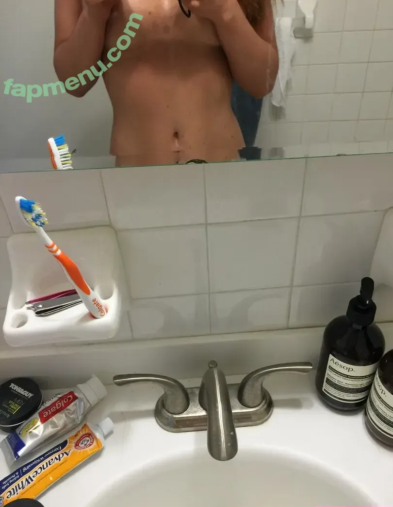 Bonnie Wright nude photo #0162 (thisisbwright)