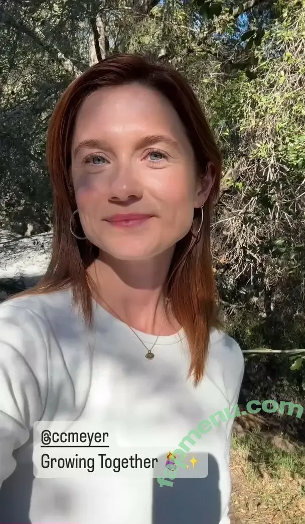 Bonnie Wright nude photo #0166 (thisisbwright)