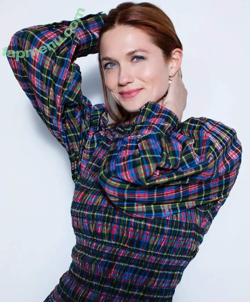 Bonnie Wright nude photo #0218 (thisisbwright)