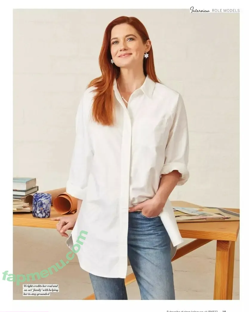 Bonnie Wright nude photo #0221 (thisisbwright)