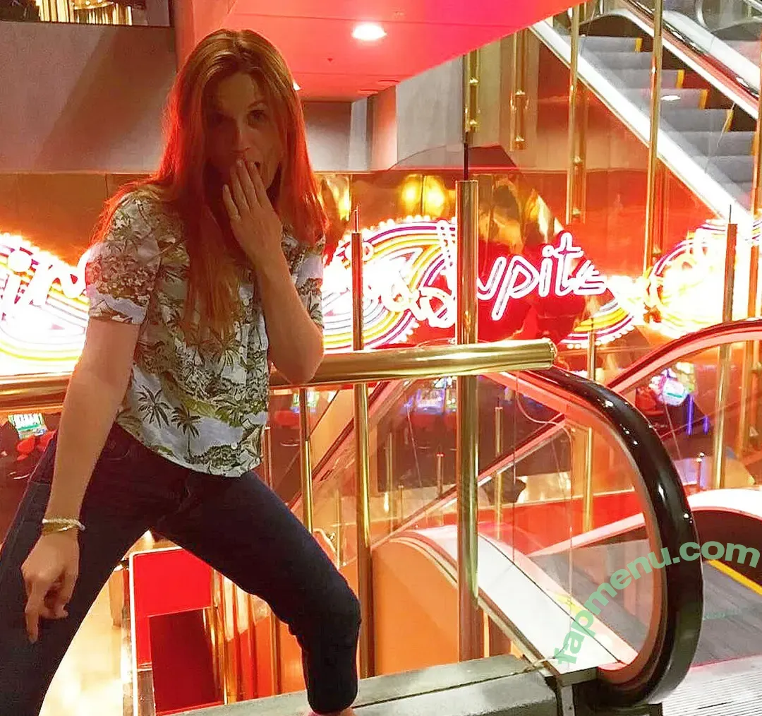 Bonnie Wright nude photo #0242 (thisisbwright)