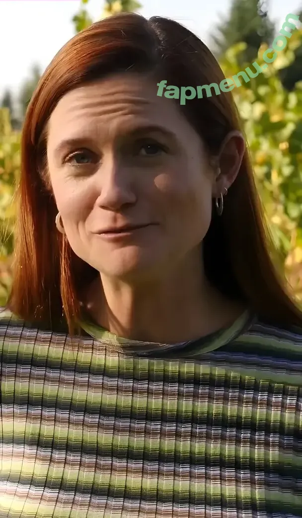 Bonnie Wright nude photo #0247 (thisisbwright)