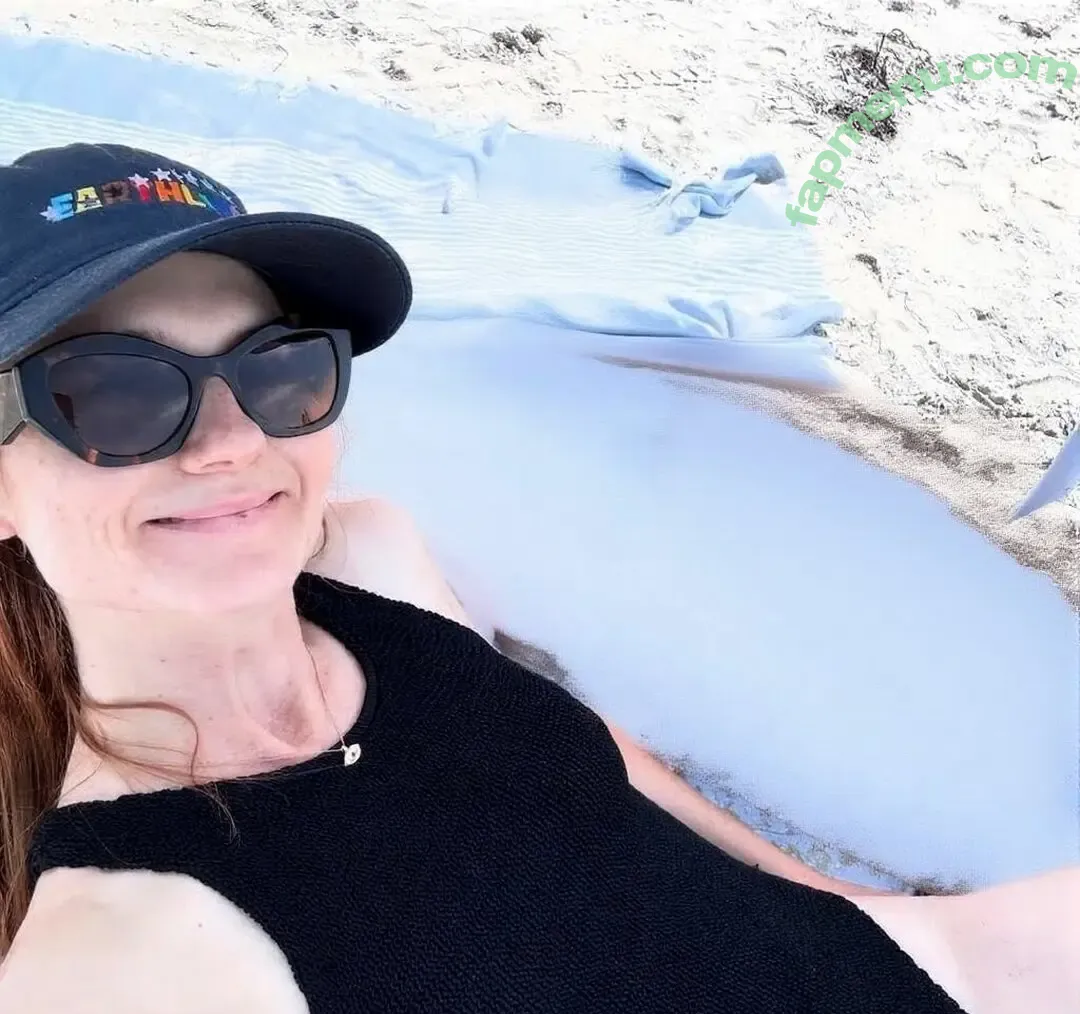 Bonnie Wright nude photo #0256 (thisisbwright)