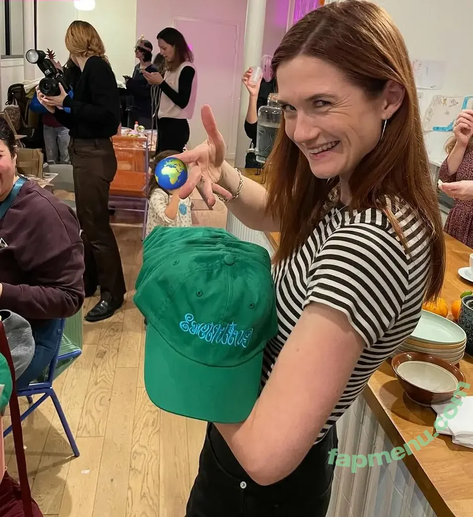 Bonnie Wright nude photo #0269 (thisisbwright)