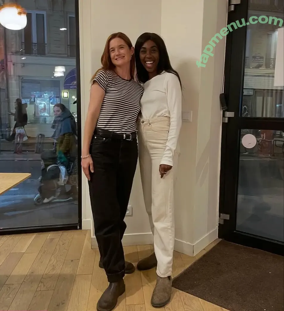 Bonnie Wright nude photo #0272 (thisisbwright)