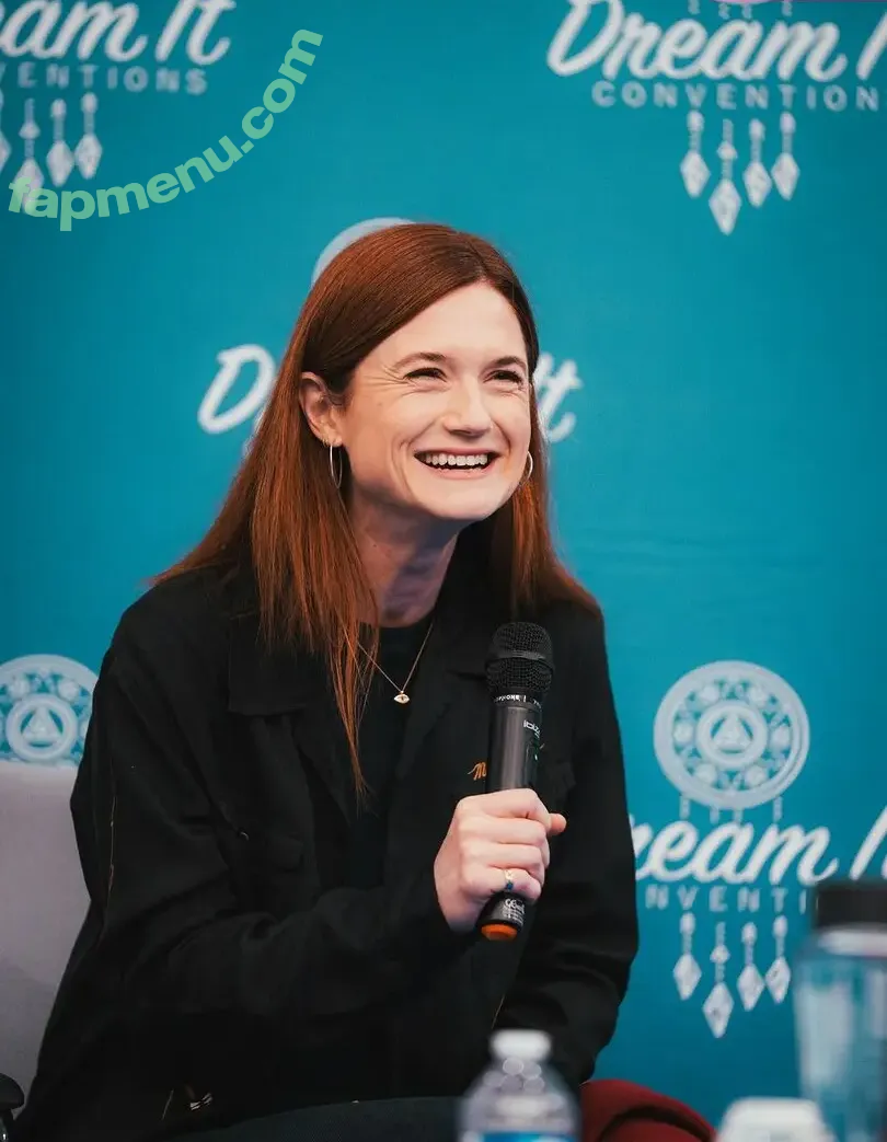 Bonnie Wright nude photo #0288 (thisisbwright)