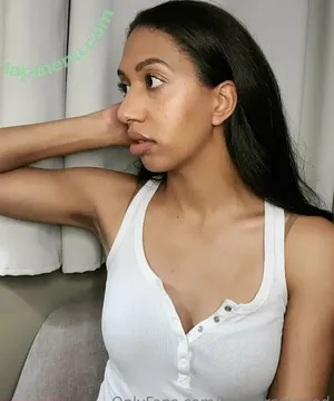  nude photo #0002