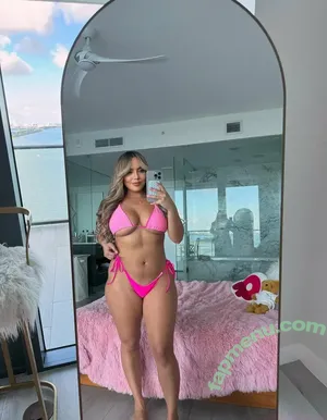 bootyqueenbae / araqueenbae nude photo #0020