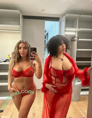 bootyqueenbae / araqueenbae nude photo #0023