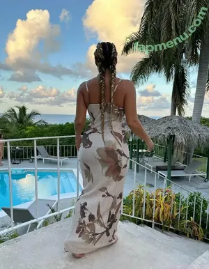 bootyqueenbae / araqueenbae nude photo #0176