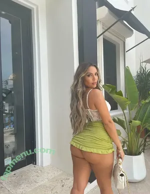 bootyqueenbae / araqueenbae nude photo #0235