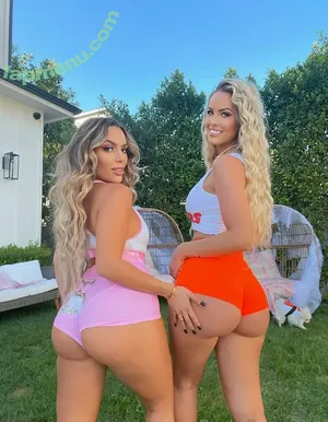 bootyqueenbae / araqueenbae nude photo #0248