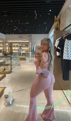 bootyqueenbae / araqueenbae nude photo #0403