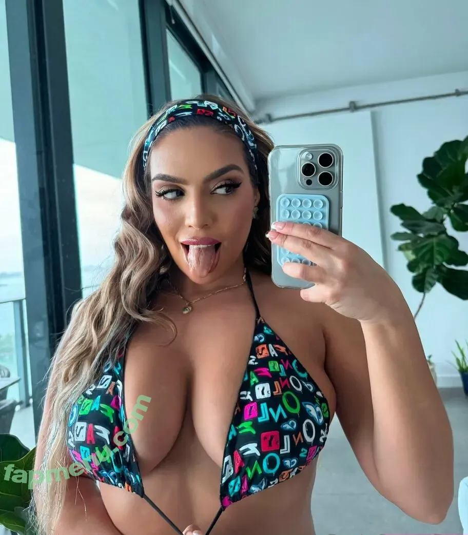 bootyqueenbae nude photo #0088 (araqueenbae)
