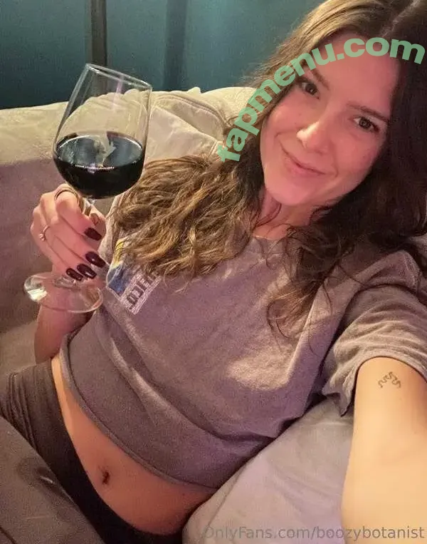 BoozyBotanist nude photo #0003 (the.boozybotanist)