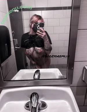 BoozyGremlinx / boozy.gremlin nude photo #0032