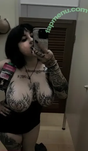 BoozyGremlinx / boozy.gremlin nude photo #0113