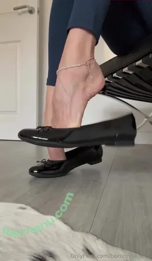bornroyal_feet / bornroyal_ng nude photo #0086