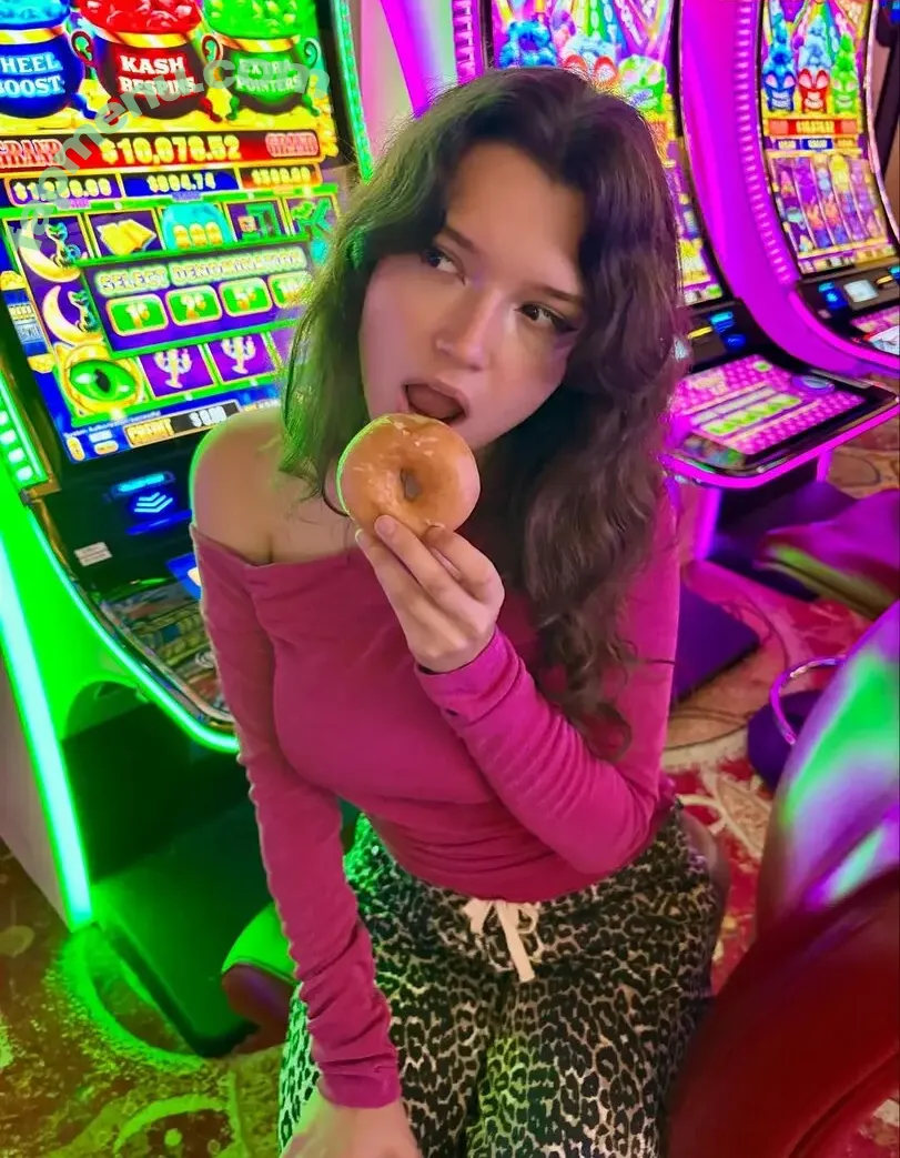 borntopiss nude photo #0013 (Letty / lettyknowsbest / nicetogirls)